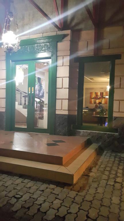 Le Paradis Hotel Palembang Eksteriør bilde